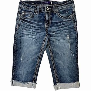 Vigoss size 3 Capri jeans, rolled cuffs, medium wash, some distressing EUC